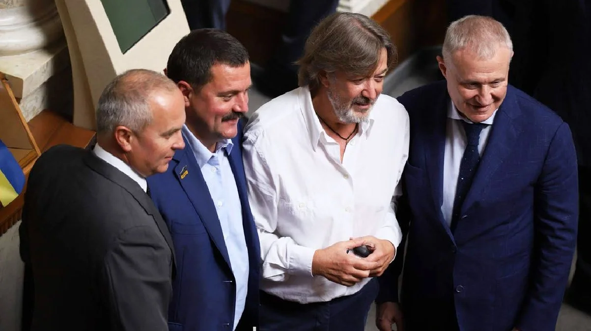 Нестор Шуфрич (слева) и Григорий Суркис (справа) / Украинская правда