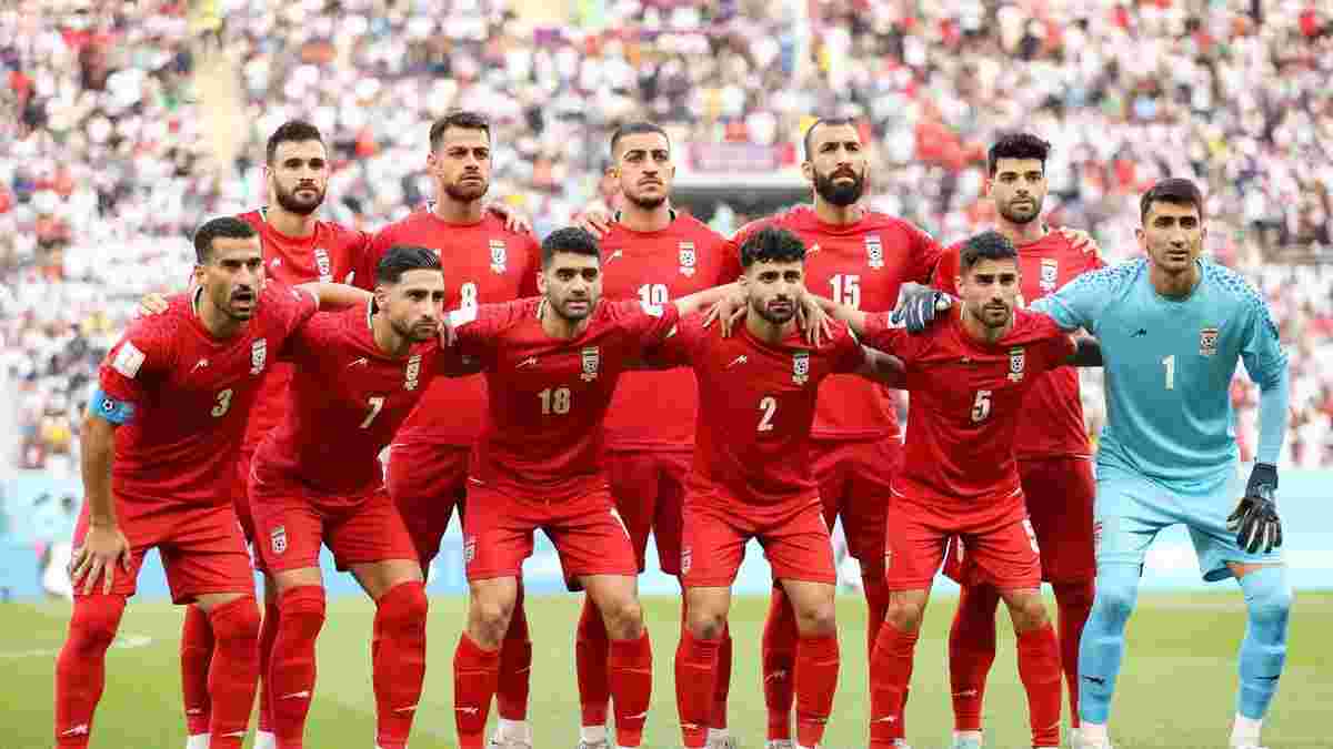 Фанаты освистали гимн сборной Ирана перед матчем с Англией – игроки скандально присоединились к протесту