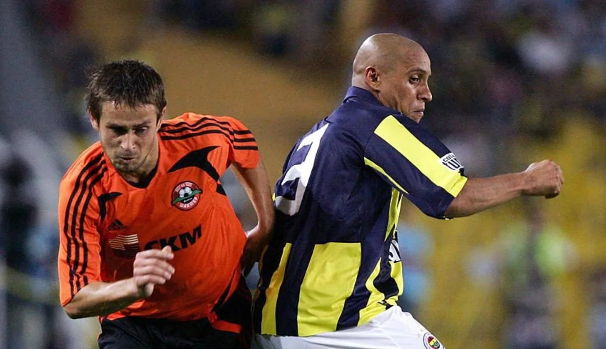 Сергій Ткаченко проти Роберто Карлоса / Фото з відкритих джерел