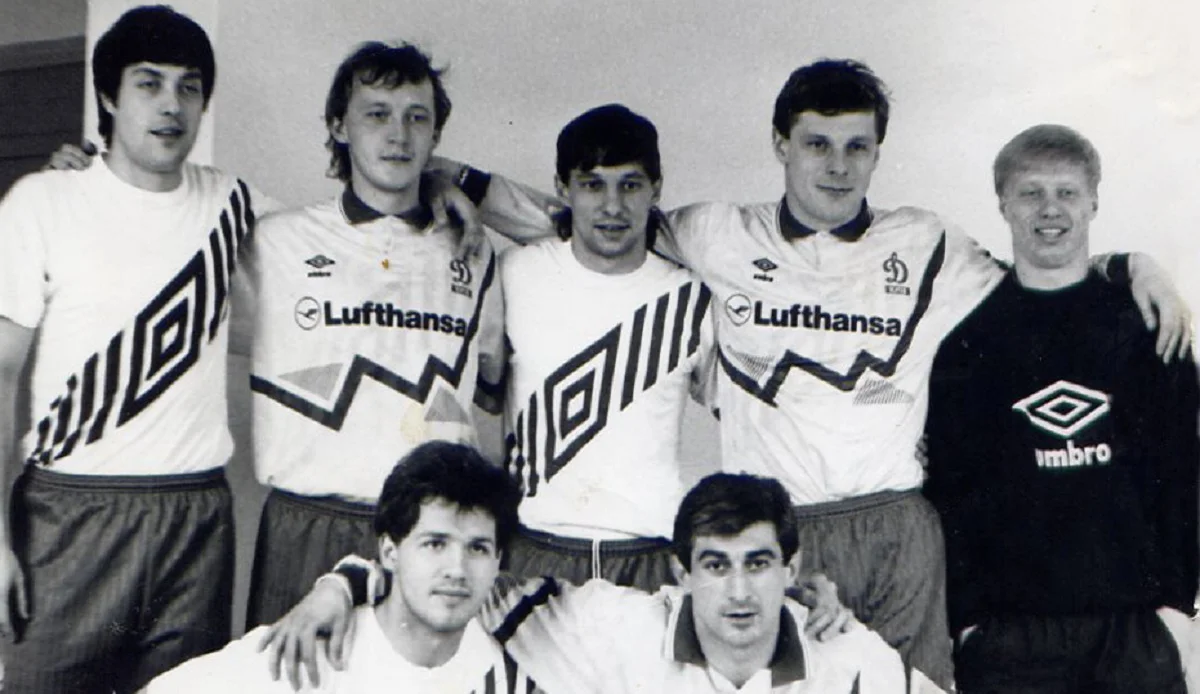 Олег Волотьок у центрі верхнього ряду / Фото з архіву