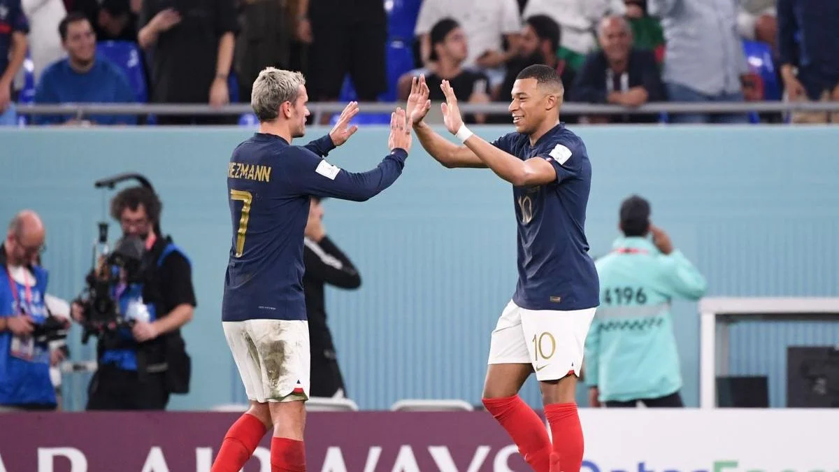 Антуан Грізманн та Кіліан Мбаппе / onzemondial.com