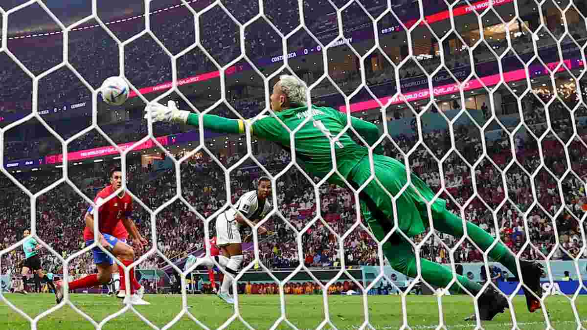 Старання Бундестім забити десять м'ячів у відеоогляді матчу Коста-Рика – Німеччина – 2:4