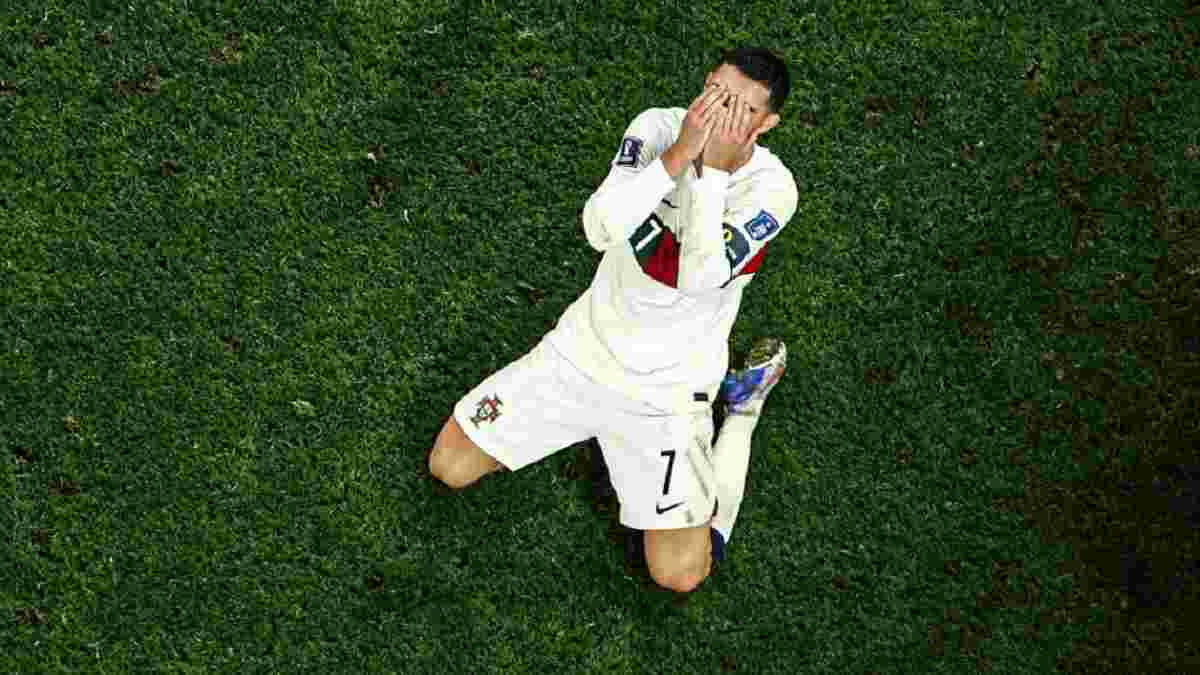 Роналду чуть не ударил фаната после вылета Португалии из ЧМ-2022 – видео