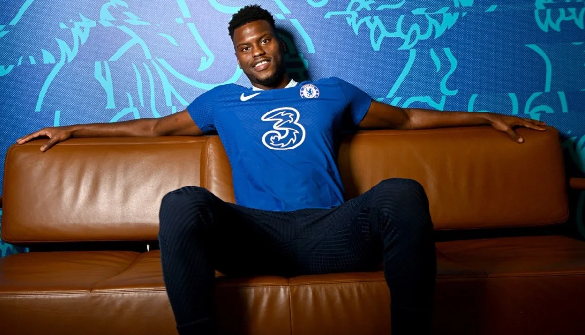 Бенуа Бадіашиль – гравець Челсі / ФК Челсі