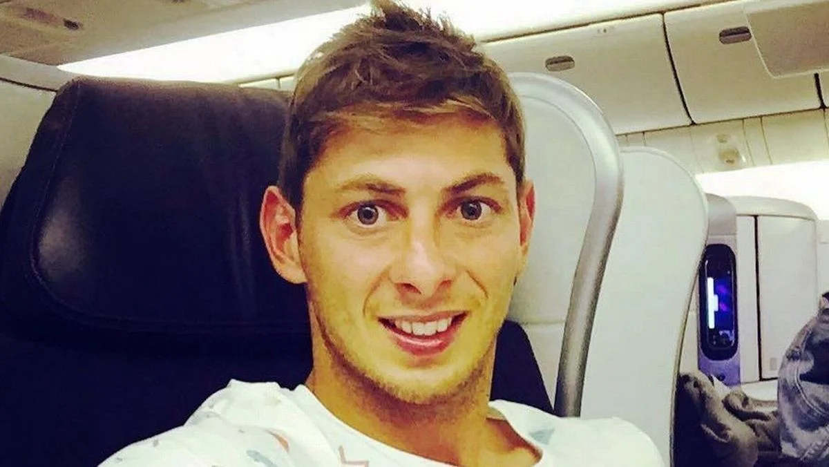 Эмилиано Сала / Mirror