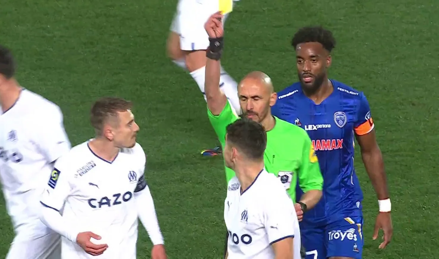 Малиновский получил желтую