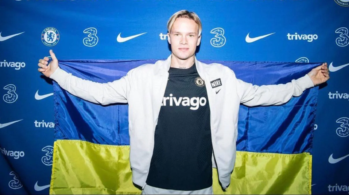 Мудрик офіційно перейшов у Челсі