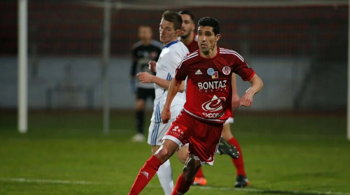 Нассім Акроур