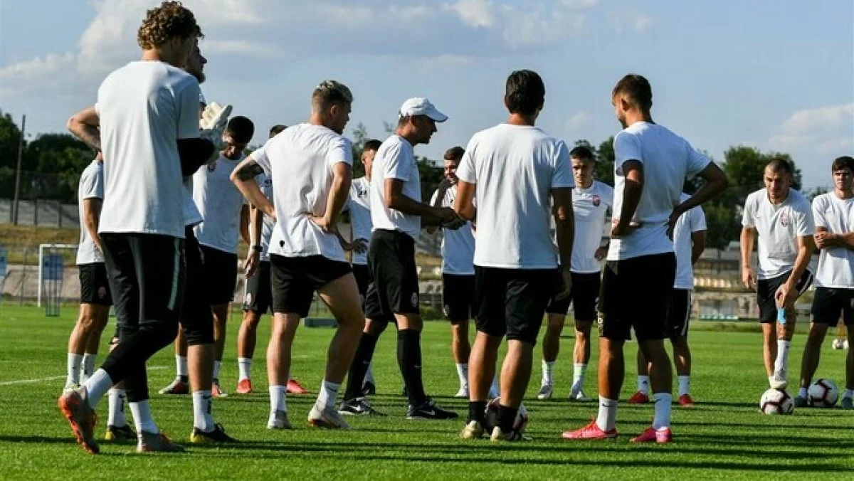 Тренировка игроков Зари / фото: ФК Заря