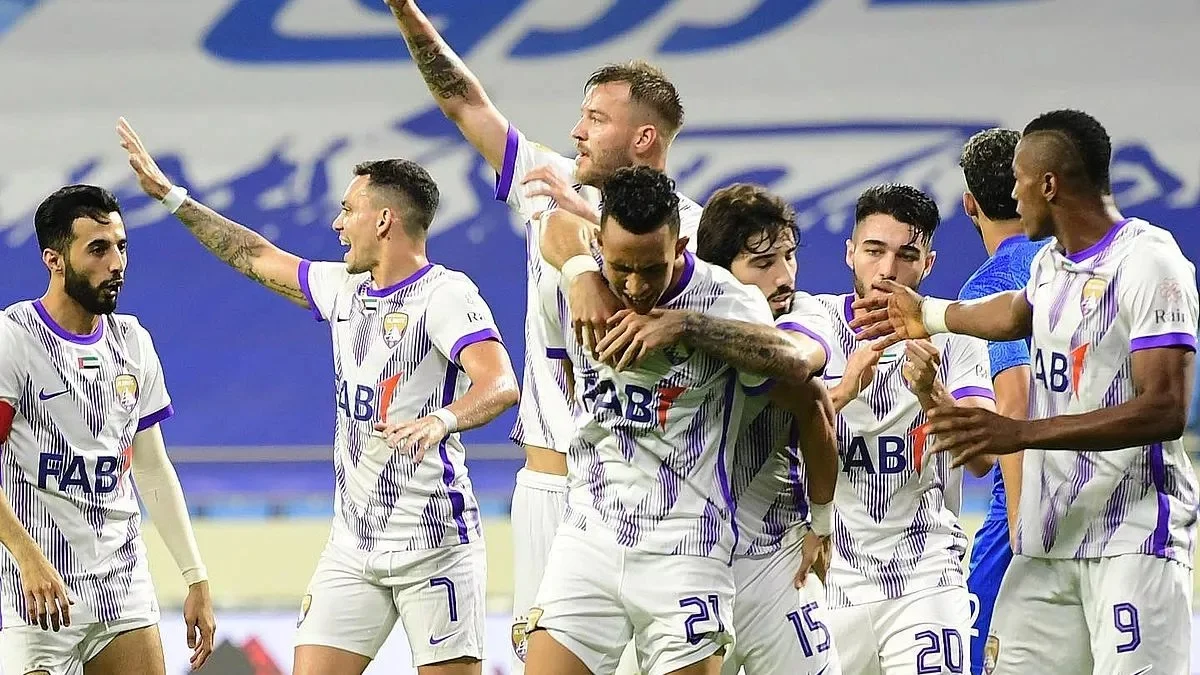 Андрій Ярмоленко (в центрі) / ФК Аль-Айн