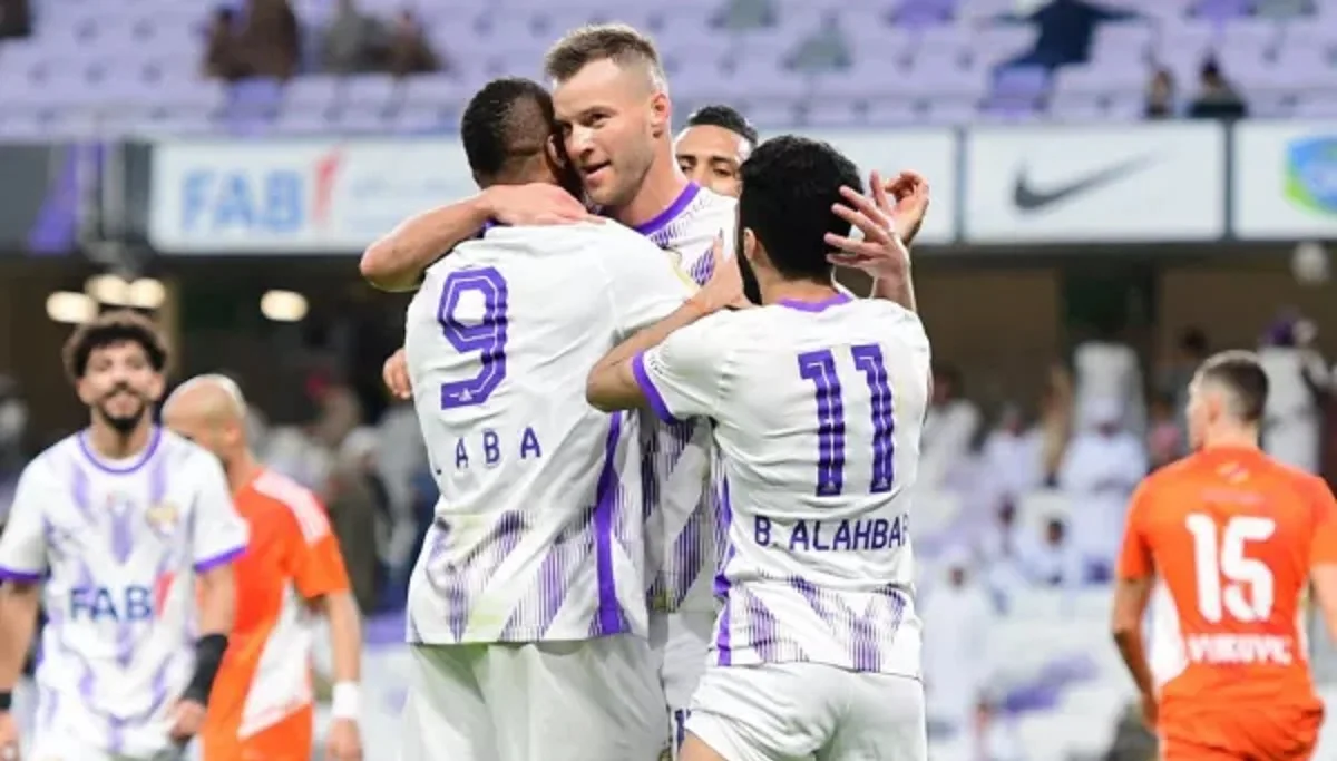 Андрій Ярмоленко (в центрі) / ФК Аль-Айн