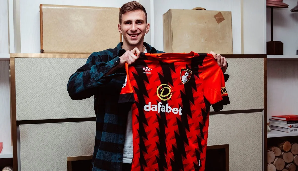 Ілля Забарний / ФК Борнмут