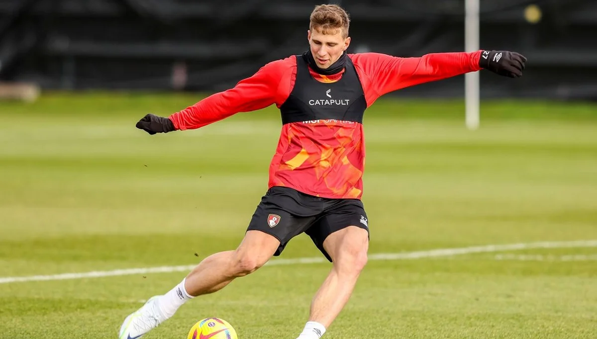 Ілля Забарний / ФК Борнмут