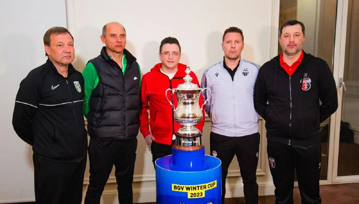 Денисов (у центрі) та Вірт (крайній праворуч) / Фото ФК Верес