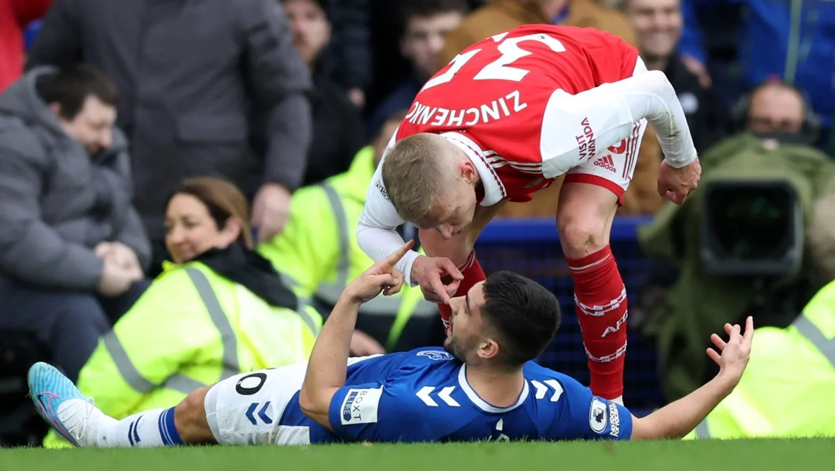 Зінченко "виховує" одноклубника Зінченка – Ніла Мопе / Getty Images