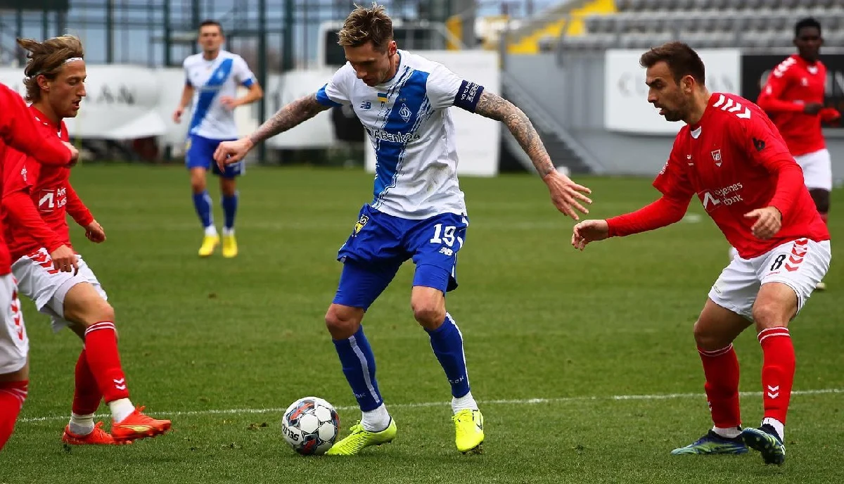 Денис Гармаш (в центре) / ФК Динамо