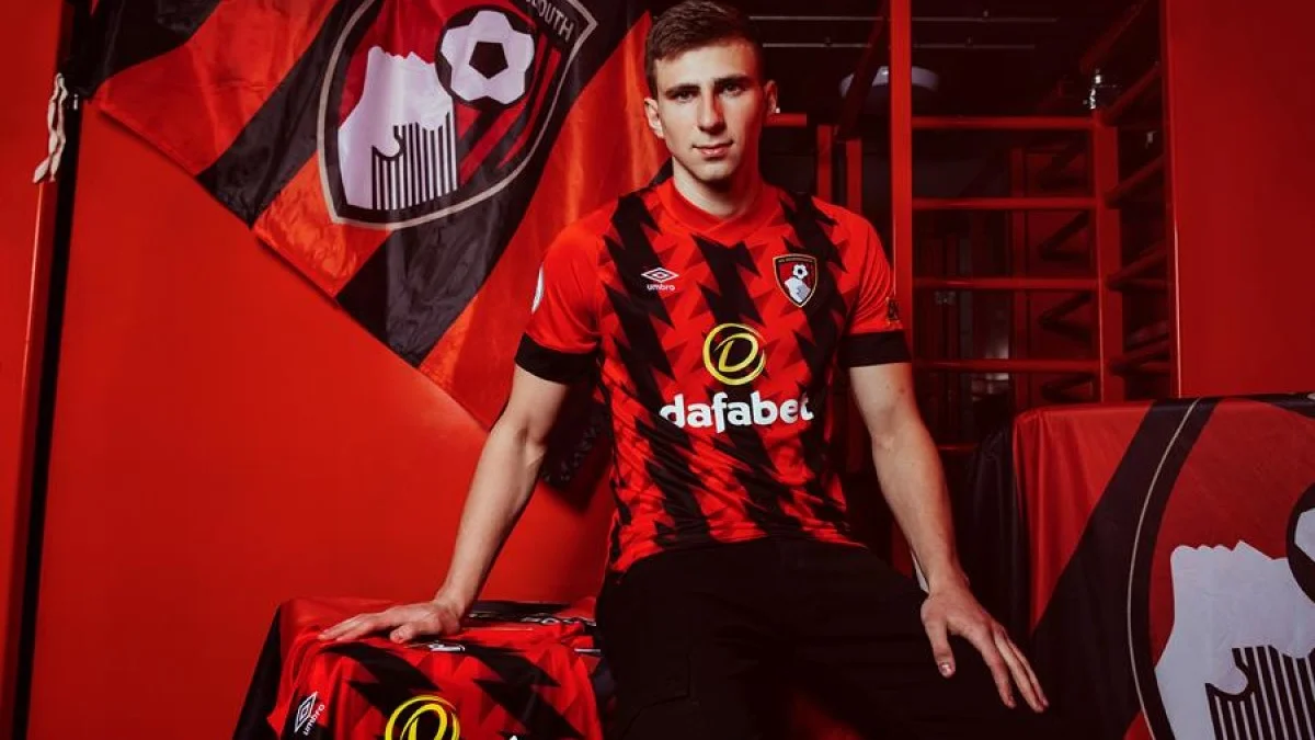 Ілля Забарний / фото: ФК Борнмут