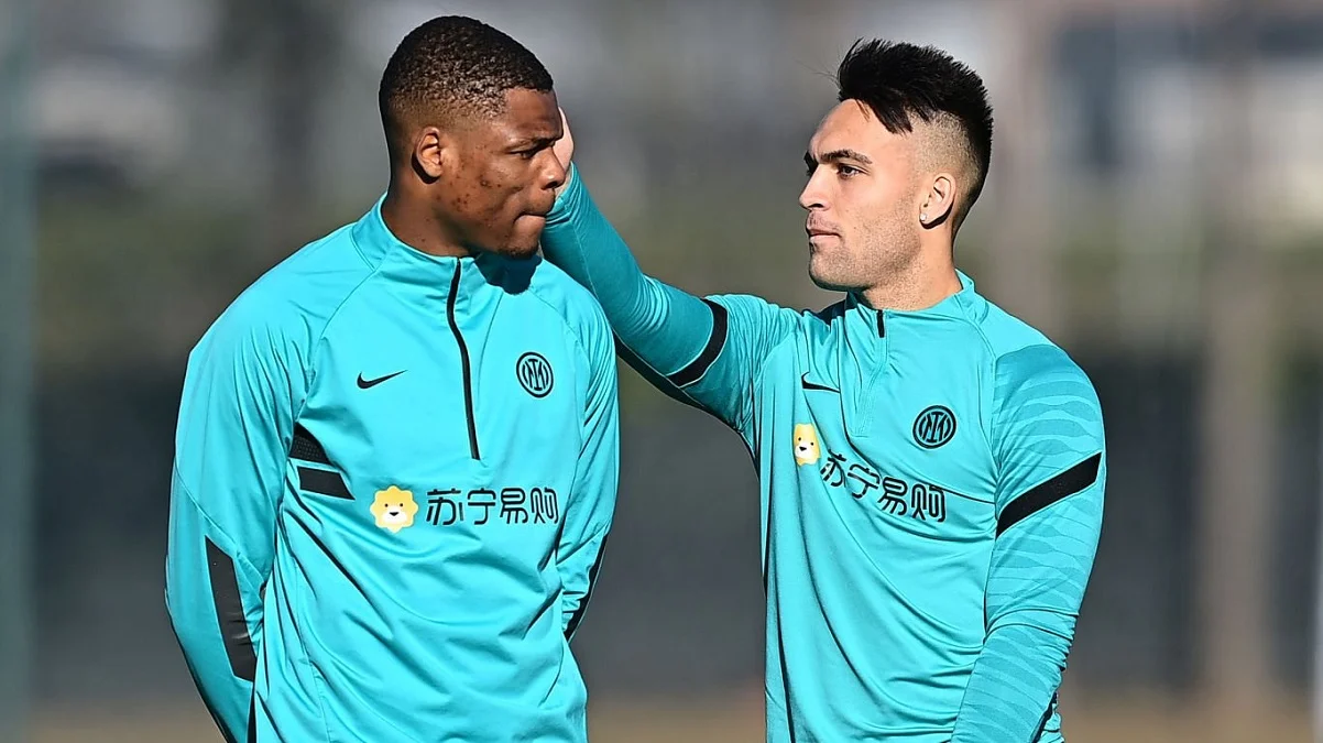 Дензел Дюмфрис (слева) / фото: Интер