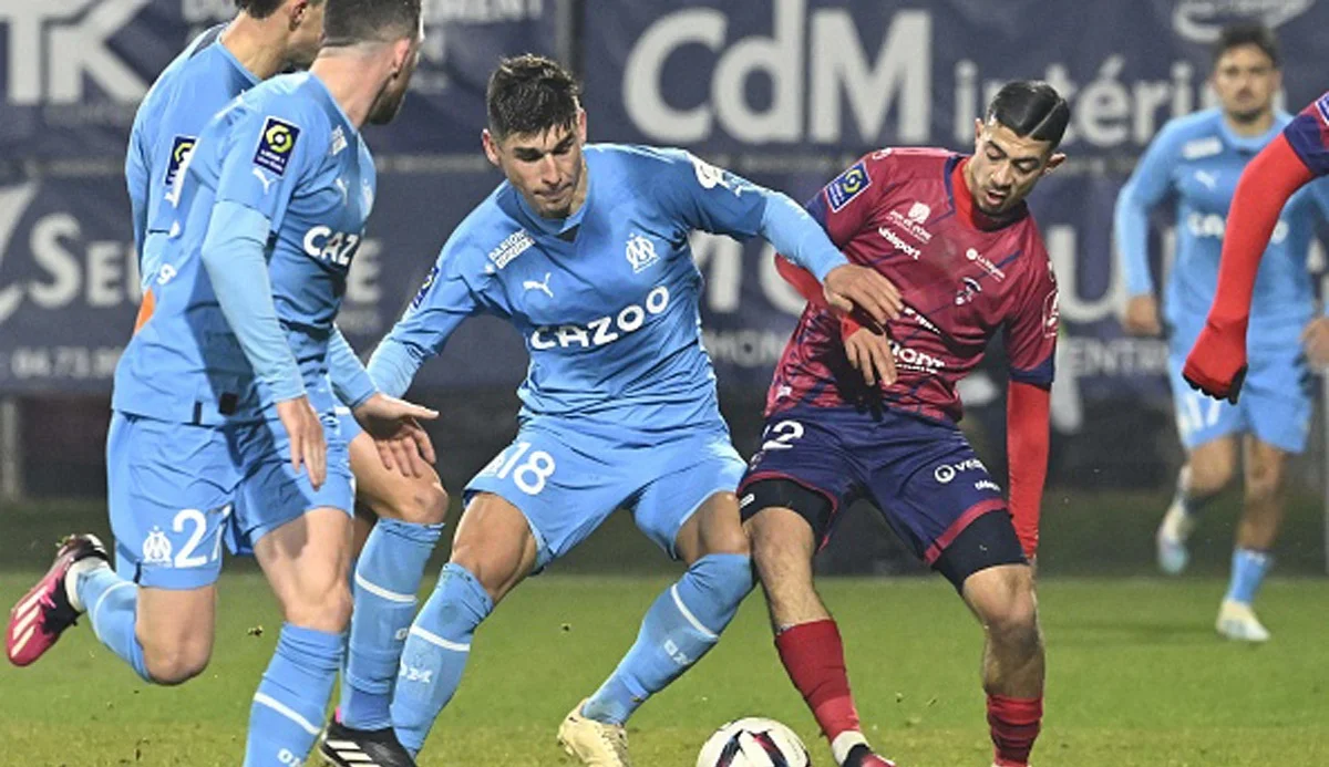 Руслан Маліновський (в центрі) / ФК Марсель