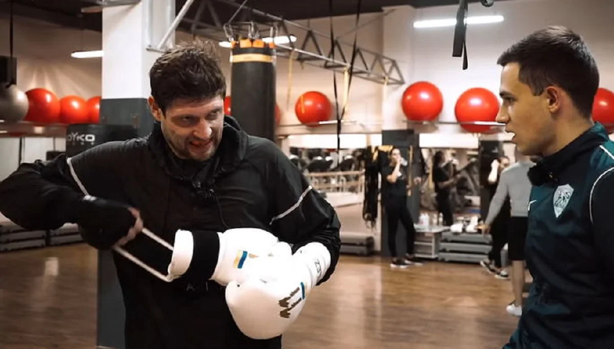 Евгений Селезнёв (слева) / Стоп-кадр с видео