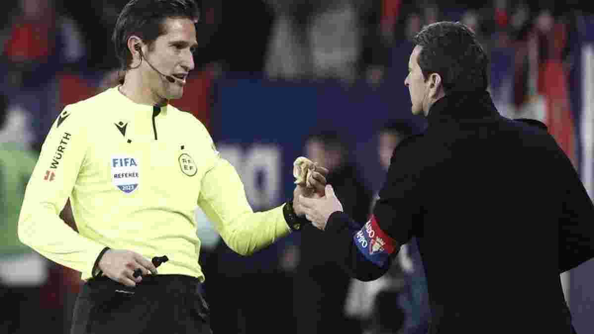 Во время матча Реала на поле швырнули бутерброд – соперник оштрафован на 602 евро