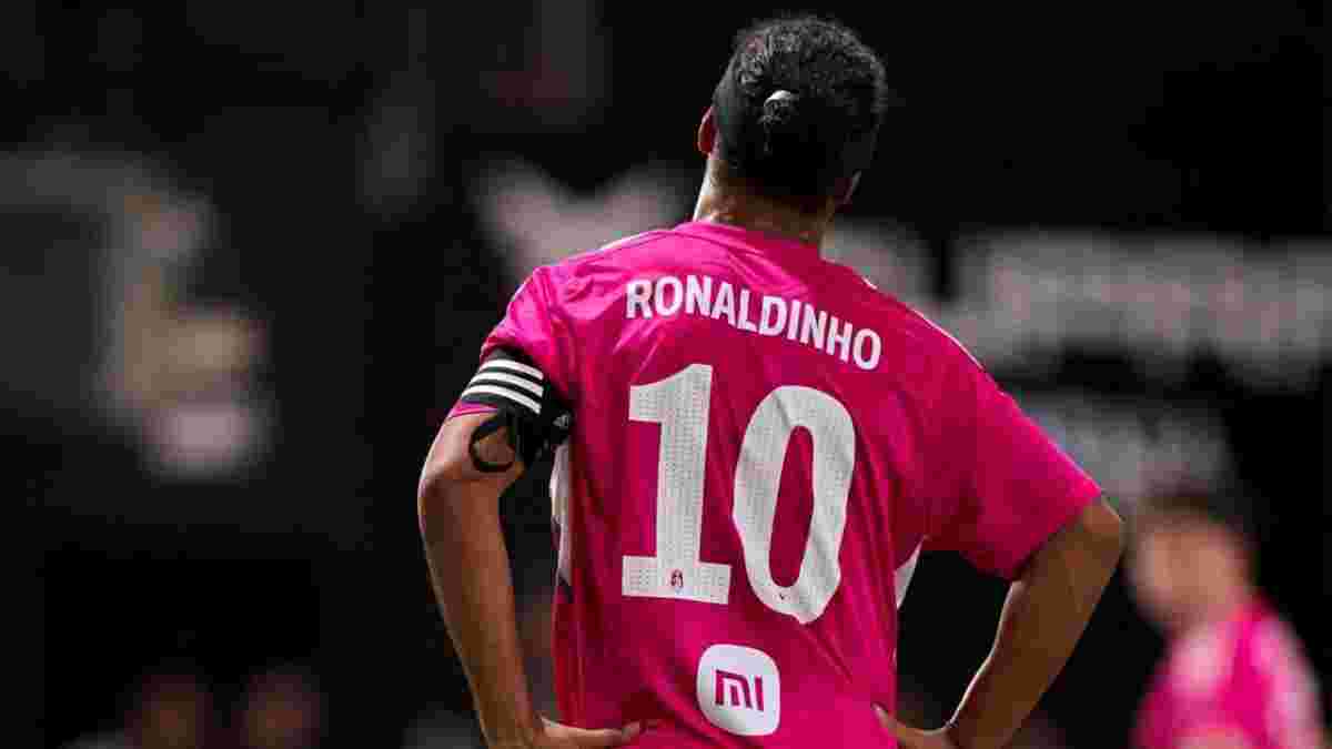 "Ты с ума сошёл?": Роналдиньо отказался исполнять пенальти в лиге Пике
