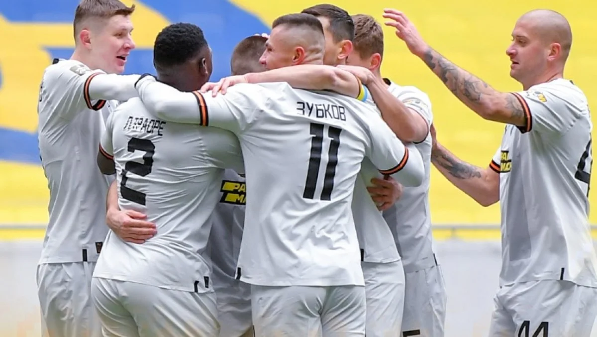 Игроки Шахтера празднуют забитый мяч / фото: ФК Шахтер
