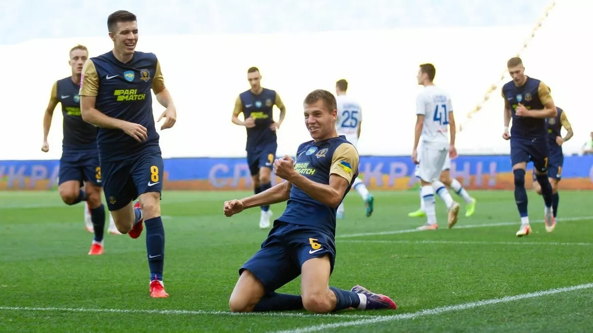 СК Дніпро-1 – Динамо: онлайн-трансляція матчу УПЛ – Луческу зробив 3 зміни в основі, Кучер здивував складом