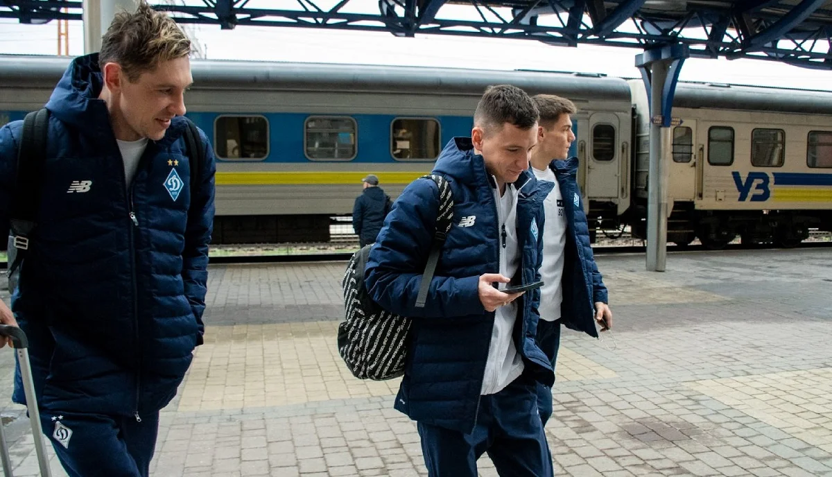 Динамо прибуло в Ужгород на поєдинок проти СК Дніпро-1 / ФК Динамо