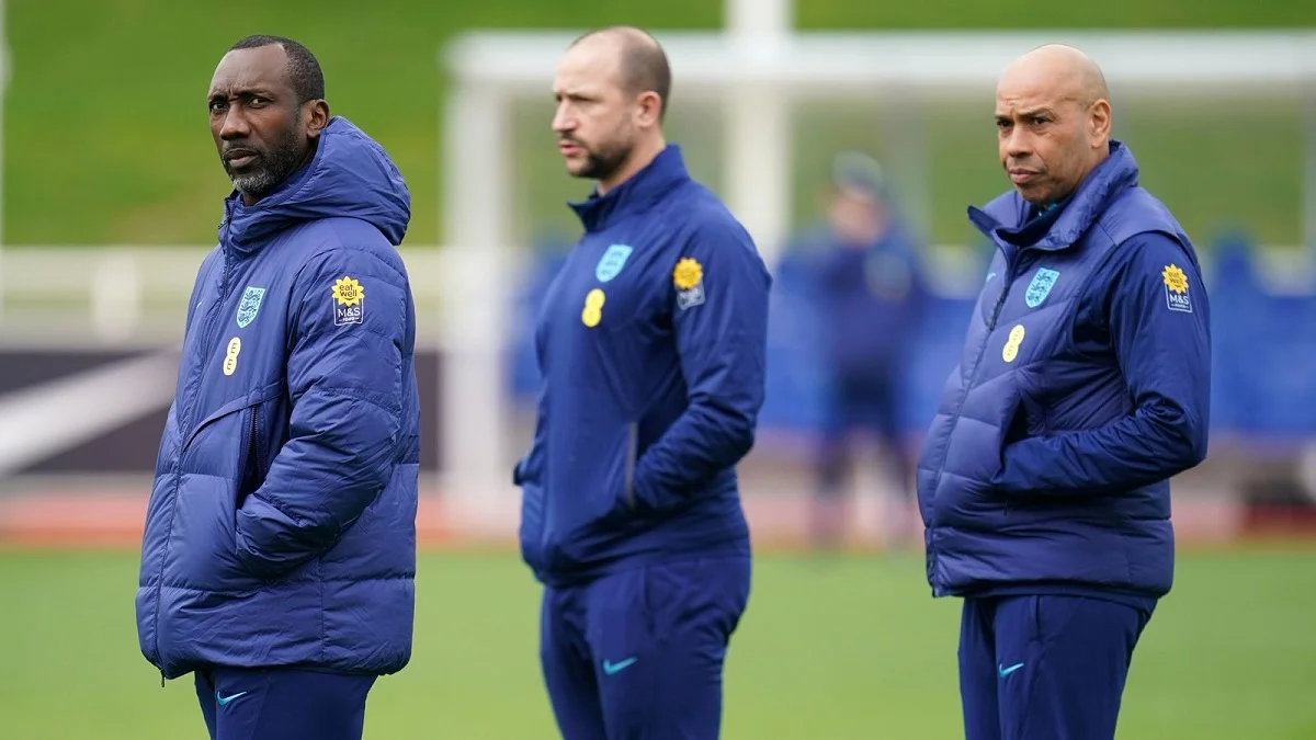 Джиммі Флойд Хассельбайнк (крайній ліворуч) / Sky Sports