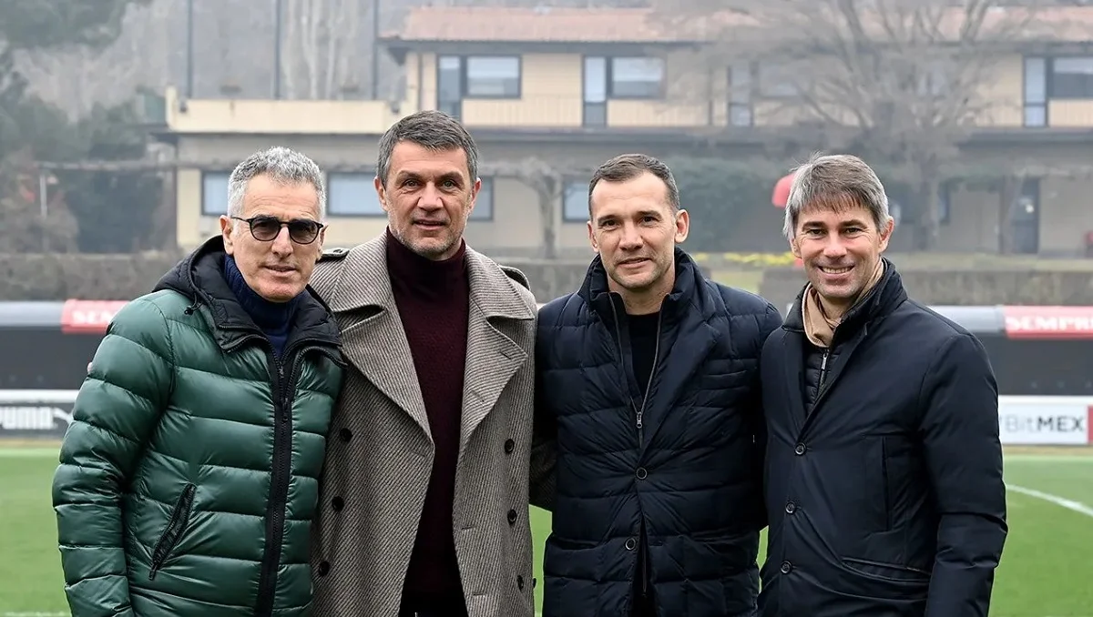 Мальдини и Шевченко (в центре) / Фото Милана