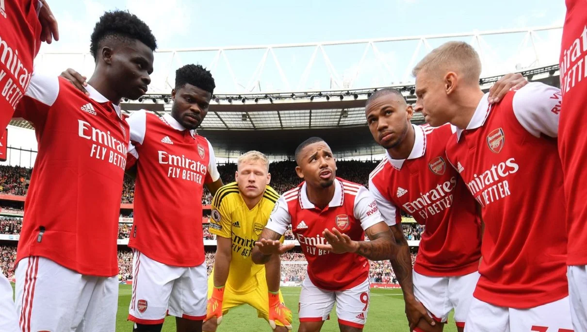 Жезус і Зінченко заряджають партнерів / Getty Images