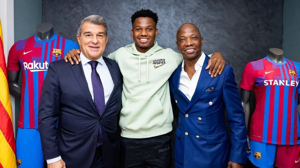 Жоан Лапорта, Ансі та Борі Фаті / фото: Барселона