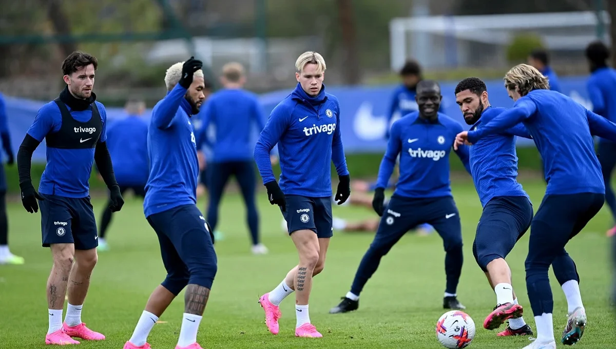 Мудрик на тренировке / Фото Челси