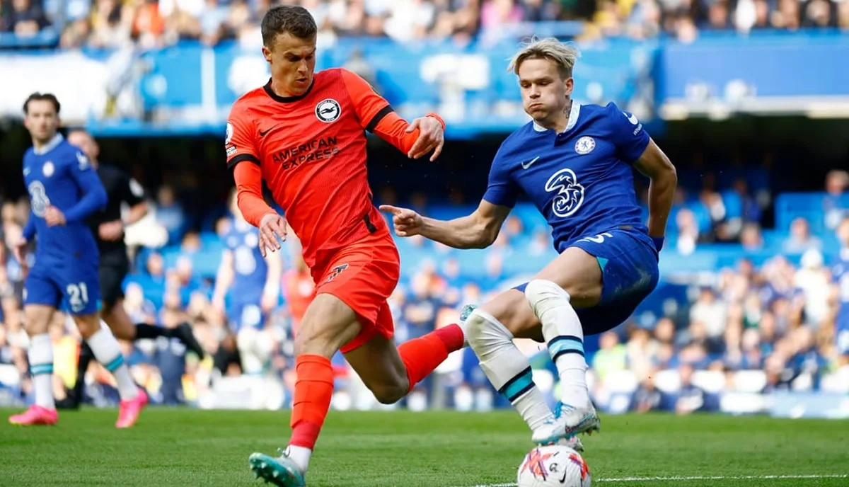 Михаил Мудрик (справа)