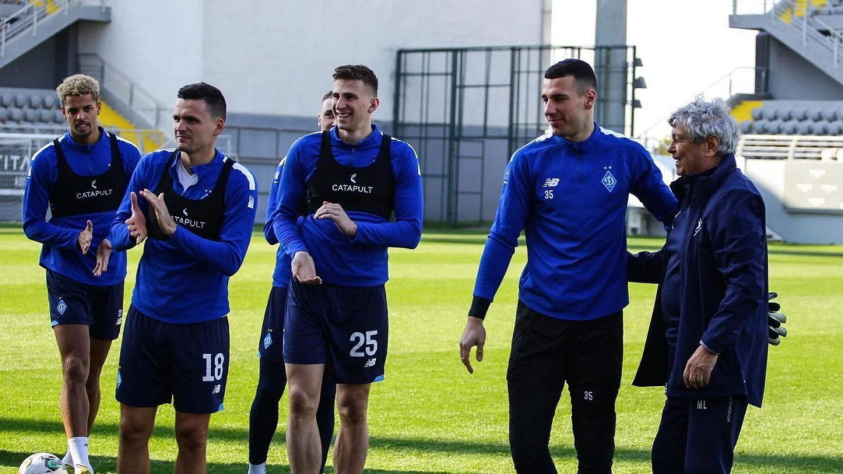 Мирча Луческу с игроками / Фото Динамо