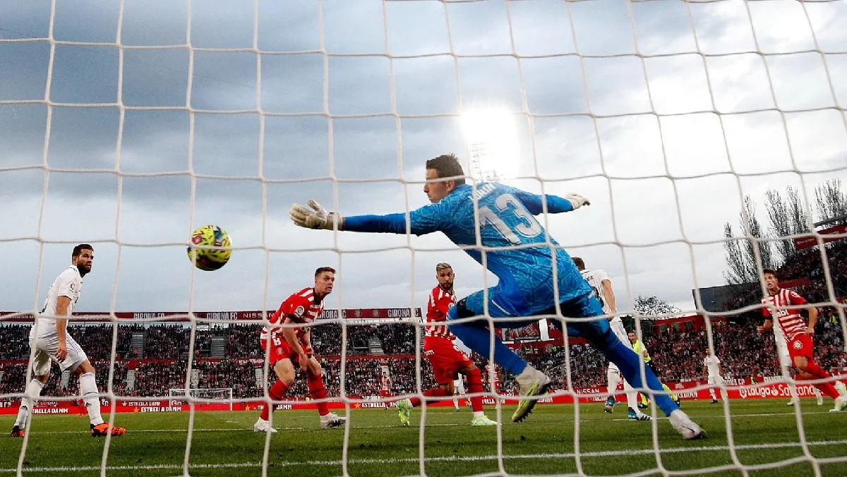 Циганков випробувє на міцність Луніна / Getty Images