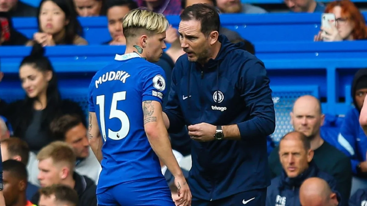 Михаил Мудрик и Фрэнк Лэмпард / фото: Челси