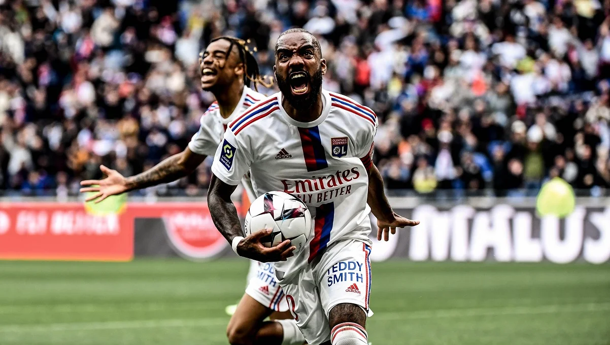 Александр Ляказетт та Бредлі Барколя / фото: офіційний твіттер Ліги 1