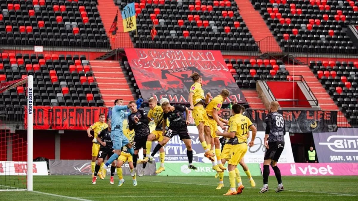 Верес на своєму стадіоні Авангард / ФК Верес