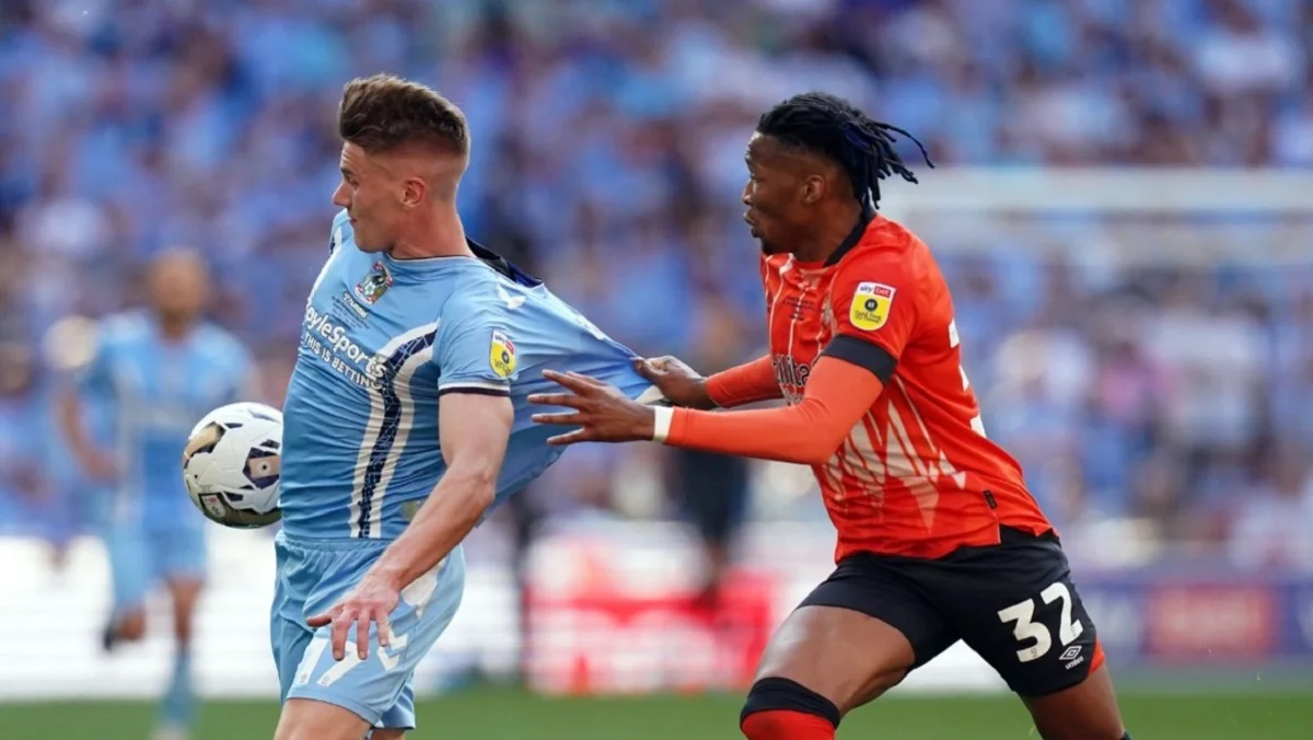 Дуель Ковентрі Сіті та Лутона / Фото "небесно-блакитних"