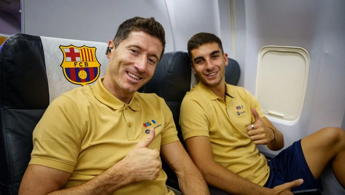 Роберт Лєвандовскі та Ферран Торрес / Фото Барселони