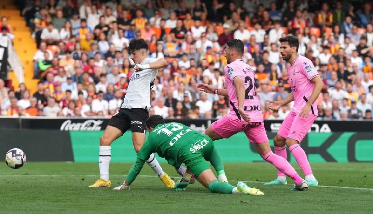 Валенсия – Эспаньол – 2:2 / AFP