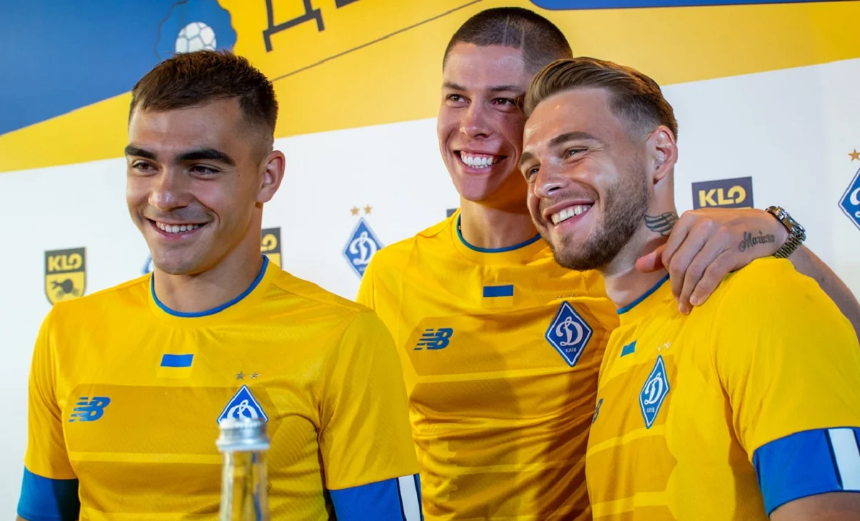 Жовто-синя форма поки засвітилась лише на презентації / Сайт Динамо