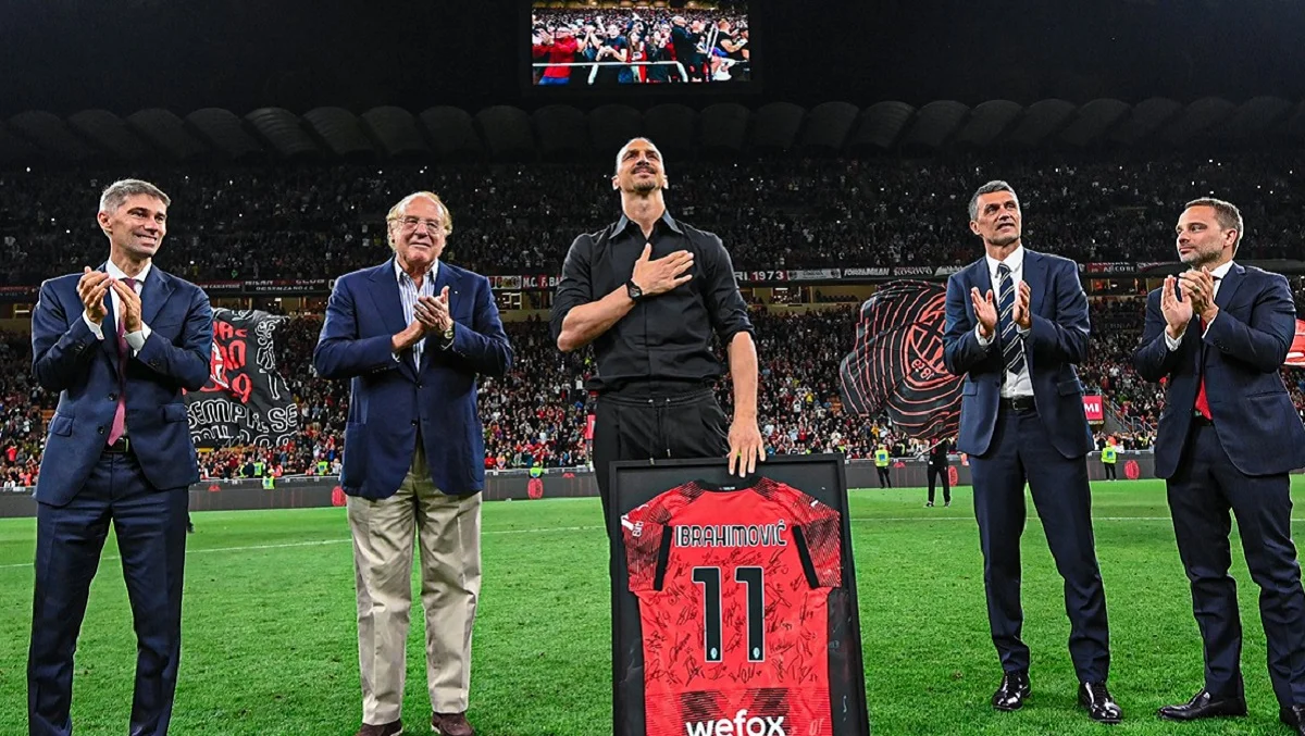 Златан Ибрагимович завершил карьеру / Милан