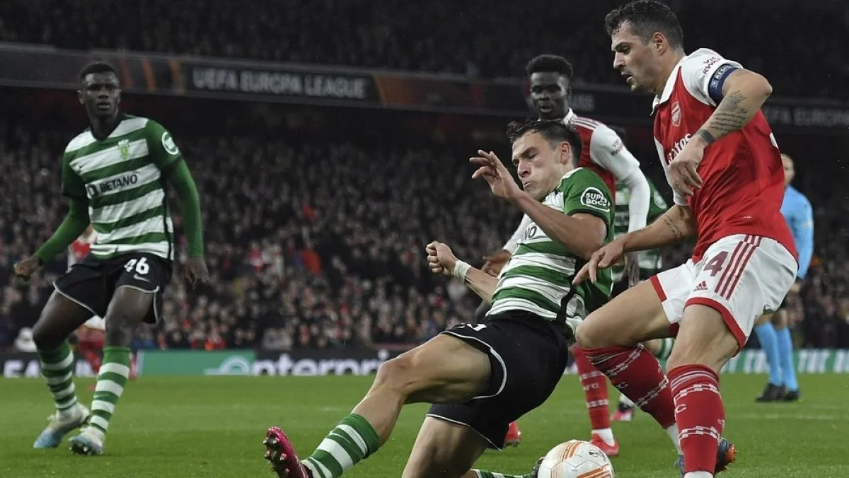 Мануель Угарте (в центрі) / AFP