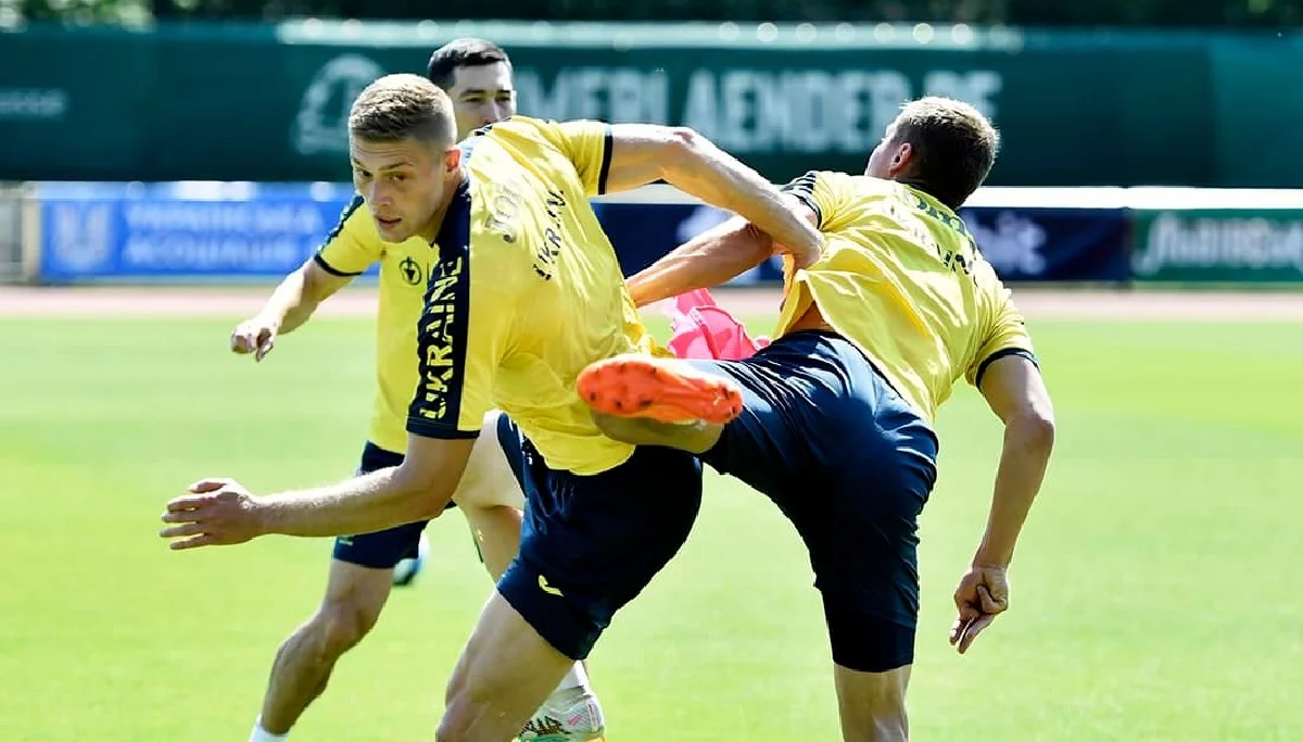 Артем Довбик (в центрі) / Фото П. Кубанова