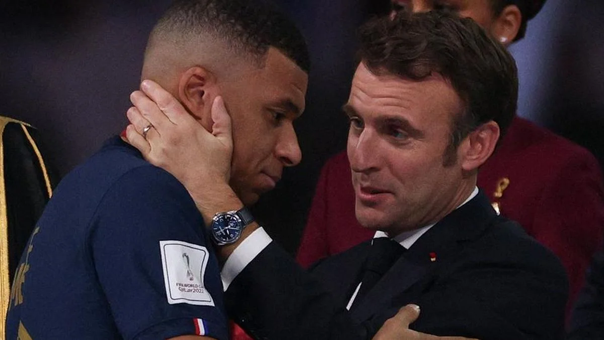 Эммануэль Макрон и Килиан Мбаппе / sudouest.fr