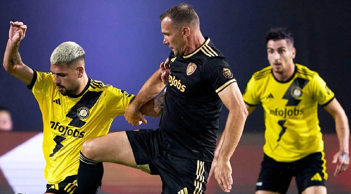 Андрій Шевченко (в центрі) / Фото з соцмереж