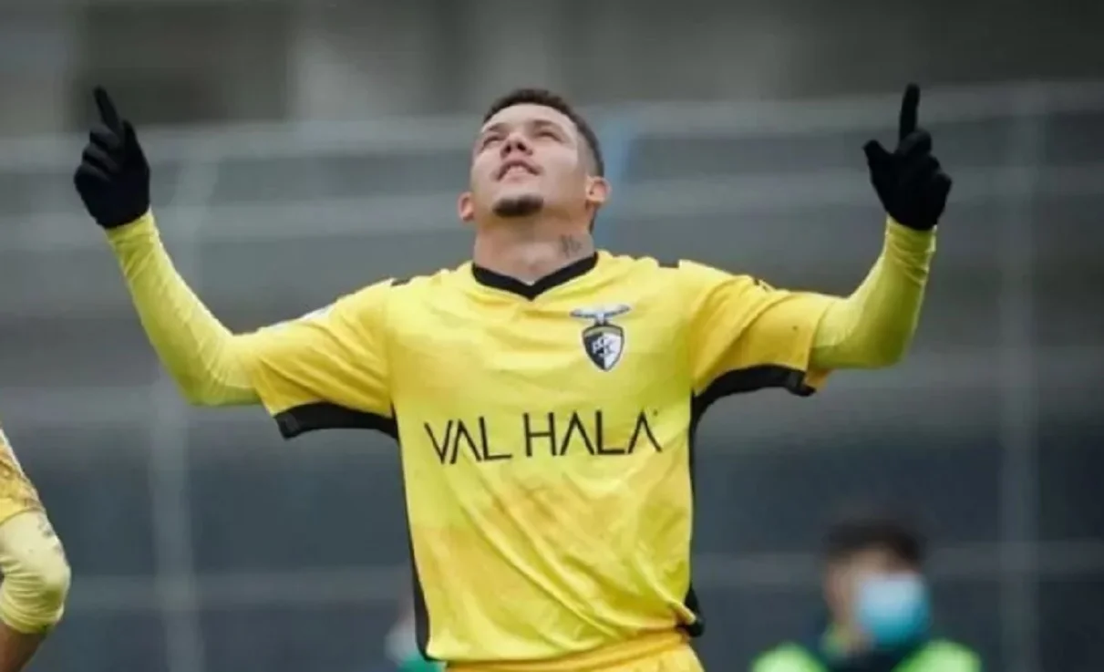 Эдуарду Сантуш / A Bola